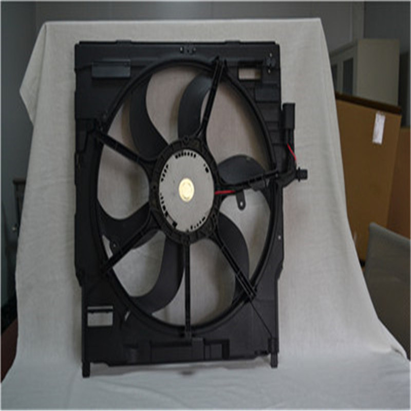 Radiator Koelventilator voor BMW E70 \/ E71 OEM # 17428618239 17428618238